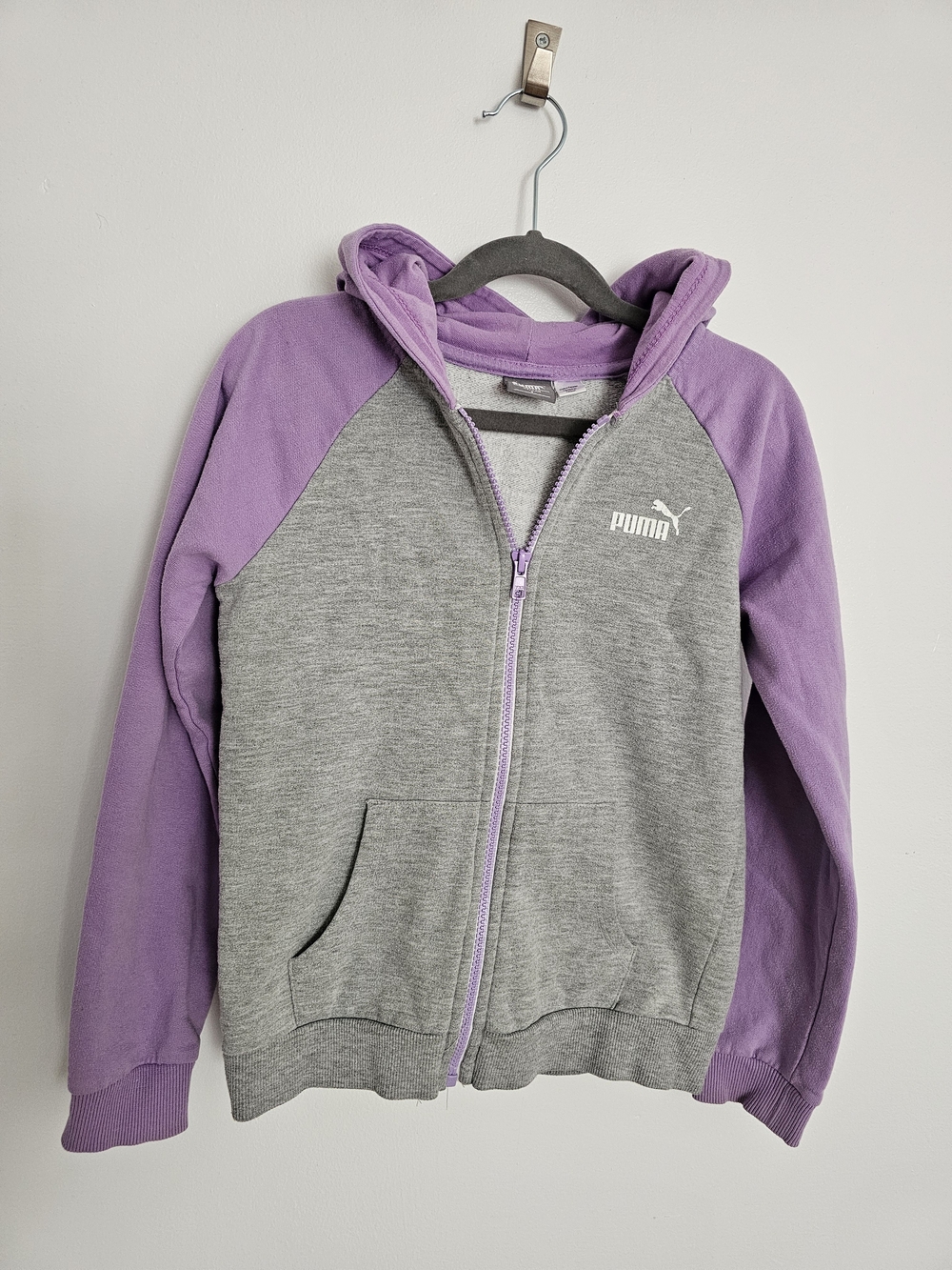 🧸2/20$ Puma Girls Size 8 Lavender and Gray Full-Zip Hoodie